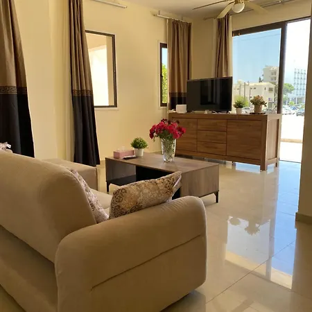 Feriehus A Sea Breeze House Larnaca