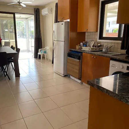 A Sea Breeze House Feriehus Larnaca