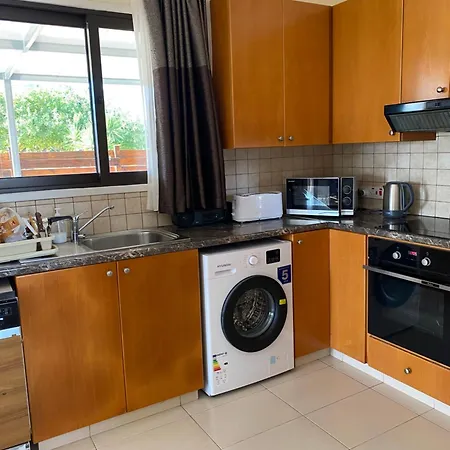 A Sea Breeze House * Larnaca