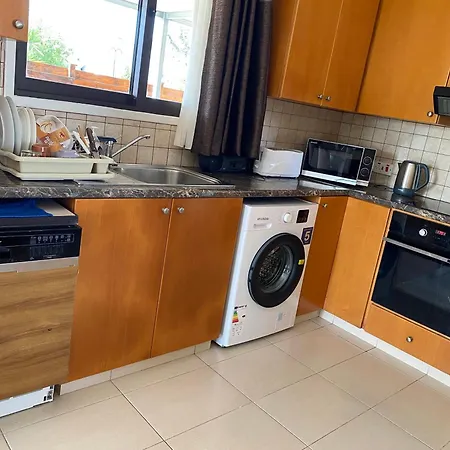 A Sea Breeze House Feriehus Larnaca