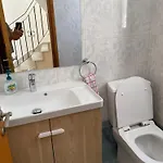 بيت للعطل A Sea Breeze House لارنكا