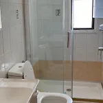 بيت للعطل A Sea Breeze House لارنكا