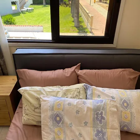 A Sea Breeze House بيت للعطل